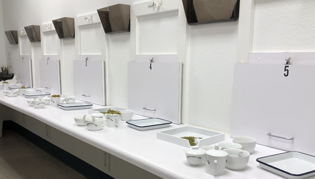 Evaluation of tea in a sensory lab